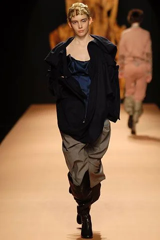 Look 16